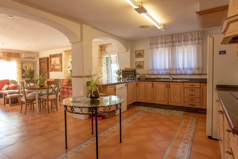 Foto 5ff71686-22a8-43cf-bd1d-bb0a388f5be6. Casa amb aparcament a Cocentaina