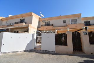 Casa adossada a Playa Flamenca