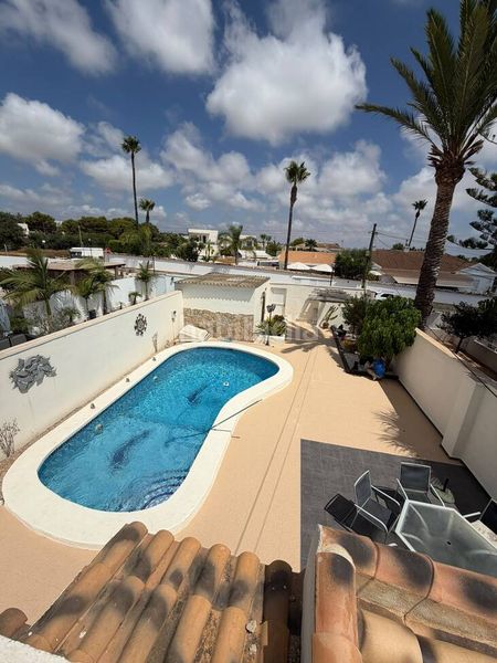Foto 41a8d259-0855-402a-84da-0f6aedd5eeaf. Casa amb aparcament piscina a Cabo Roig Orihuela
