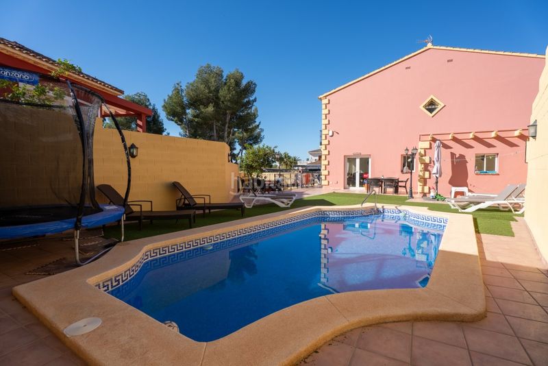 Foto 5e4bccb0-7b88-4f99-aaa5-40c898946bd6. Casa adossada a La Alberca Polop