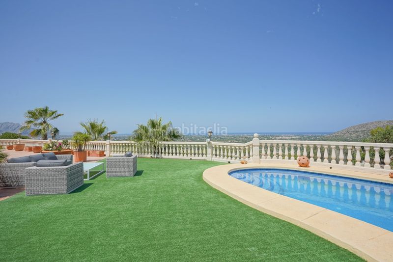 Foto ba3cea4e-e2a5-4e13-a435-5bef3d8bbadb. Casa amb aparcament a Centro Pedreguer