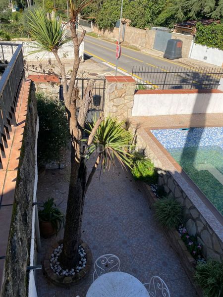 Foto b7f42a84-ec81-4aef-9ba9-cb4dda019c16. Casa adossada a Barx