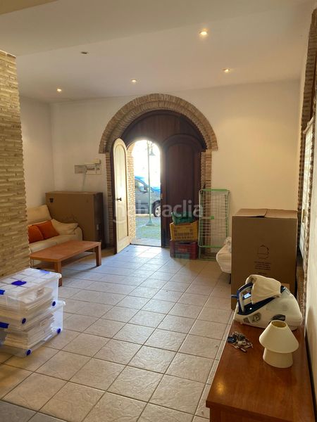 Foto c8925c6a-d21c-407b-a833-908cf6b08408. Casa adossada a Barx