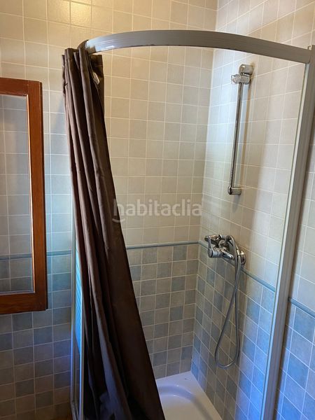 Foto f9453de0-a7af-48b4-bd88-cc32b33840d7. Casa adossada a Barx