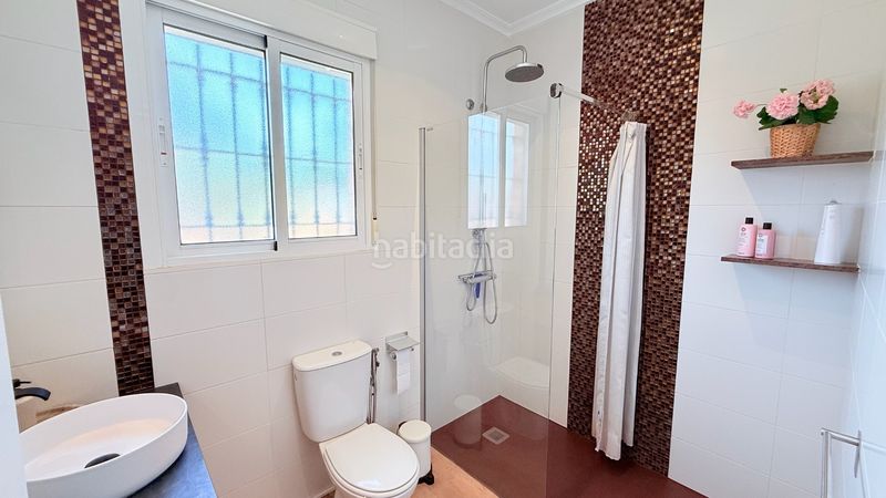 Foto 05035f58-6fda-4112-a921-52f3a627cf39. Casa a Catral