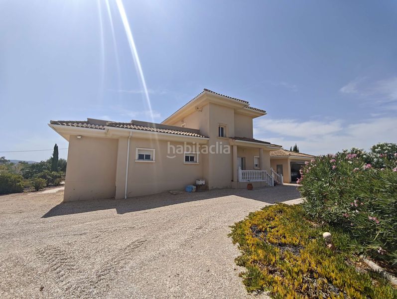 Foto 36790d74-84a1-43d9-9358-129a1ec4457f. Casa amb aparcament a Pinoso