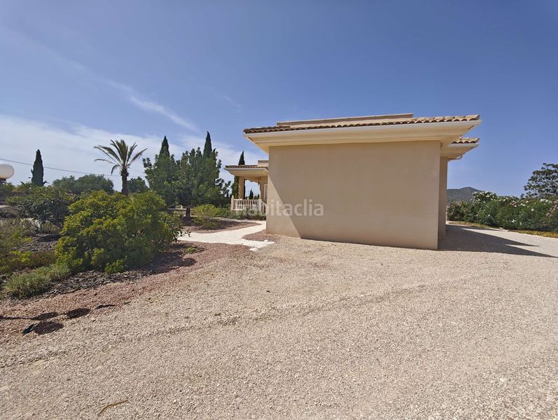 Foto 9b911eaf-d295-4031-a371-0db835aca181. Casa amb aparcament a Pinoso