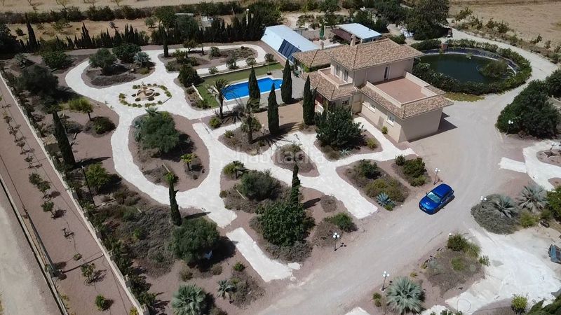 Foto c04ae4dd-888a-4aab-906f-d3b0e928f70f. Casa amb aparcament a Pinoso