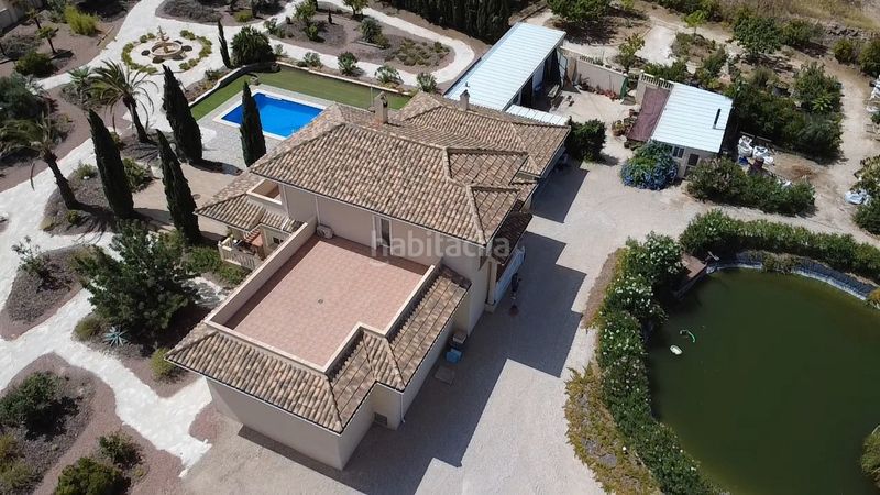Foto fb5420f5-ed3a-4096-a716-20121e6215da. Casa amb aparcament a Pinoso