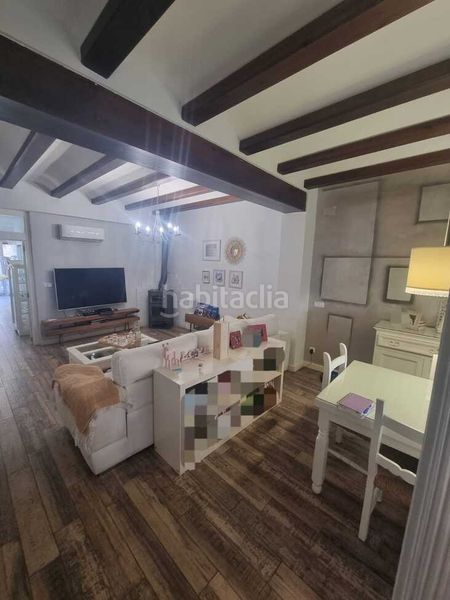 Foto 2c49ff42-d883-481c-b716-7ea35e871d6a. Casa adossada a Canals