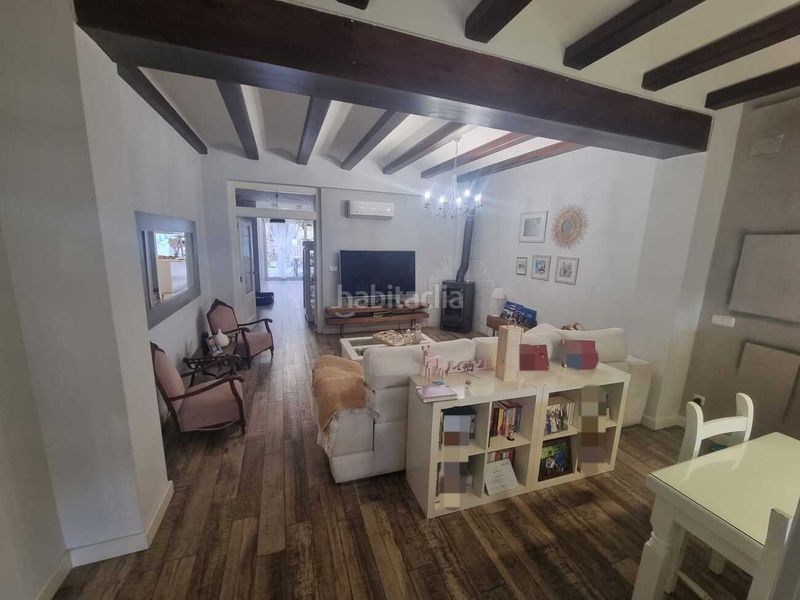 Foto 5e9f30eb-d611-4610-ade7-4a0ad3d5f8a7. Casa adossada a Canals