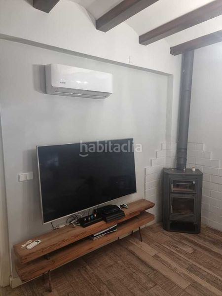 Foto b9349ebe-fb77-4393-b8a5-27f1a21edcdb. Casa adossada a Canals