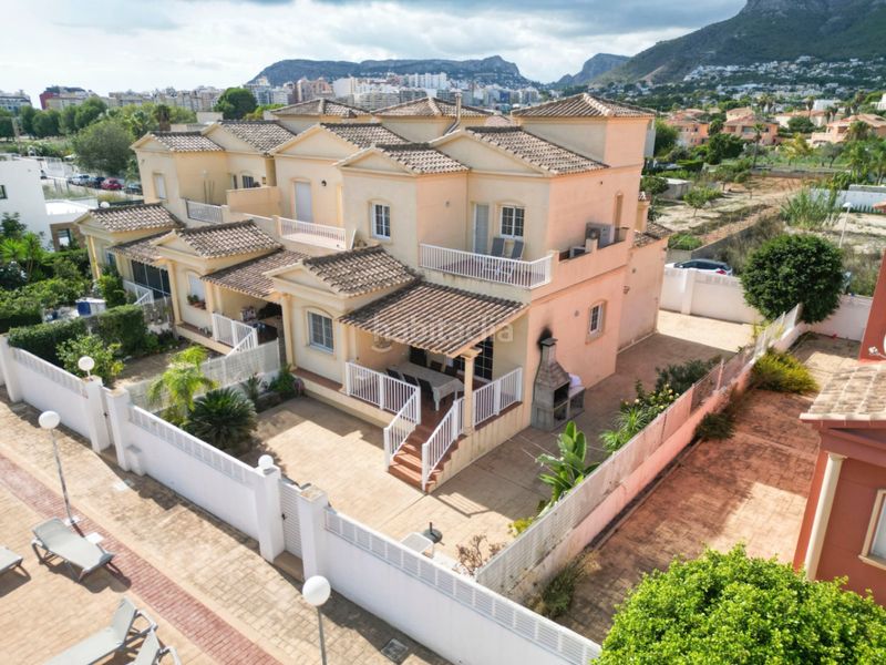 Foto 0fbef953-a814-448e-8bdb-855bffc175b8. Casa amb aparcament a Canuta Calp