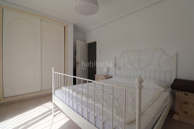Foto c8750016-90a6-49f3-a412-a1e8178c1c72. Casa adossada a Benijófar