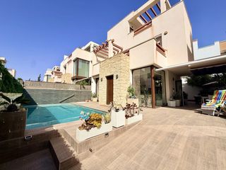 Casa adossada a Centro de la Ciudad Quesada
