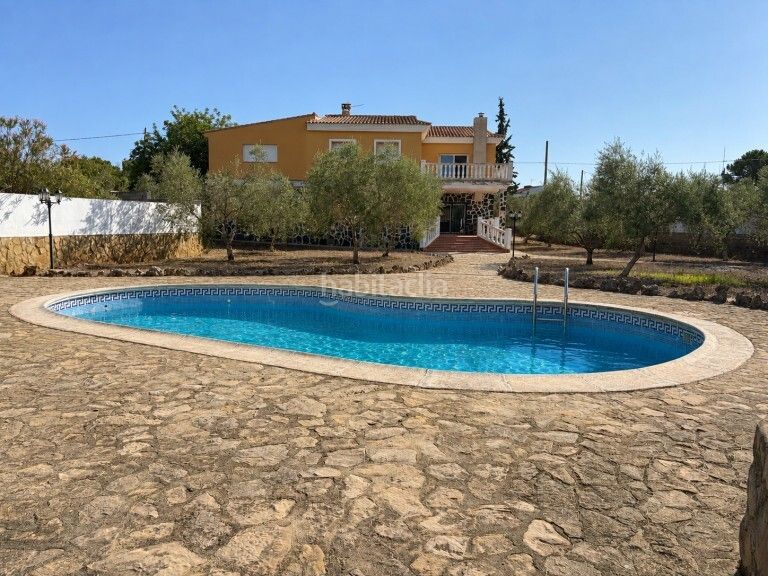 Foto 973dd8f9-ead0-4740-af81-af8cc40c3956. Casa amb aparcament piscina a Enguera