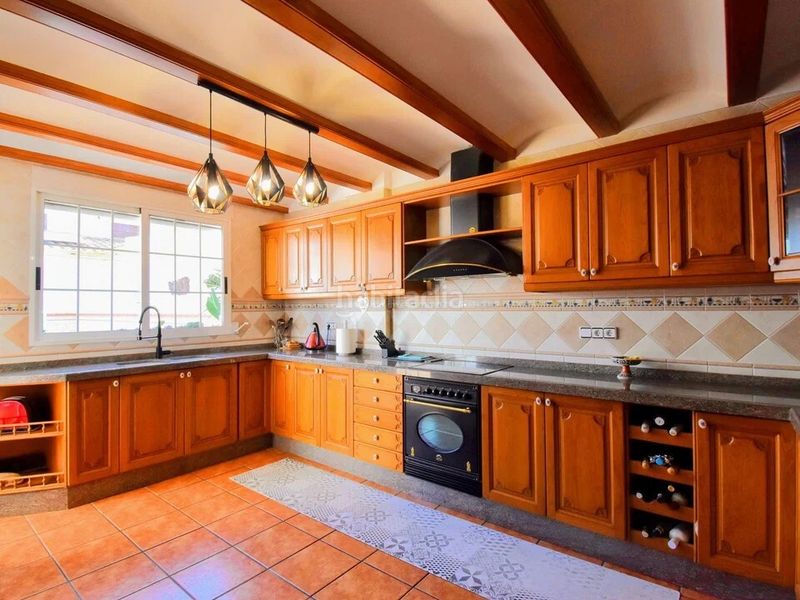 Foto 88a13fa2-a0a9-47bb-841d-6ac1d2f26931. Casa adossada a Canals