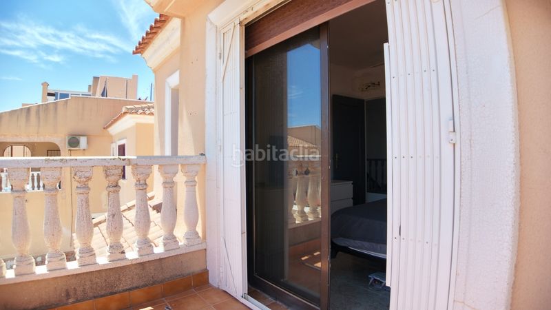 Foto 7ffc6a6f-00ee-4480-be73-421475ff16c7. Casa amb aparcament a Playa Flamenca Orihuela