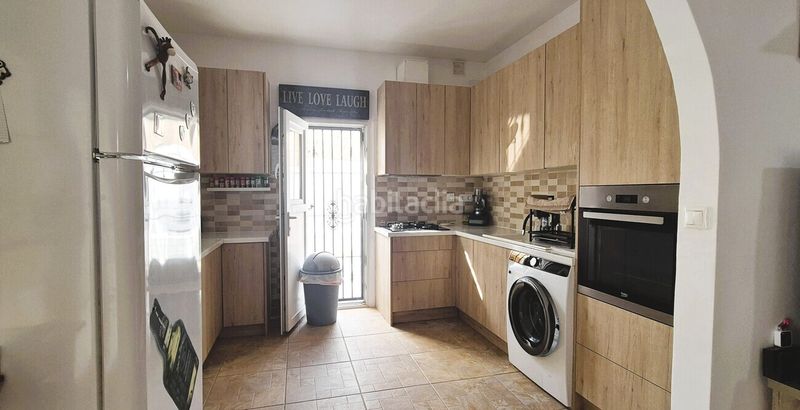 Foto 38662a34-fa8e-436c-9aaa-9d9667ee4ded. Casa amb aparcament a Playa Flamenca Orihuela