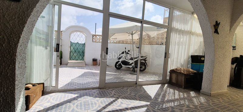 Foto b50bd38b-7fb3-481a-9a13-b296a6894ce8. Casa amb aparcament a Playa Flamenca Orihuela