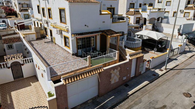 Foto 17fd99c7-56b8-4c9e-8bca-29563e764237. Casa amb aparcament a Playa Flamenca Orihuela