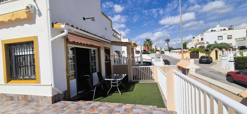 Foto 1b4fd36c-924f-472d-b83c-3527ca3af542. Casa amb aparcament a Playa Flamenca Orihuela