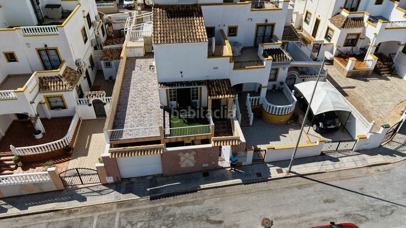 Foto ac0c684d-c2c5-4d87-8f18-190da05fe652. Casa amb aparcament a Playa Flamenca Orihuela