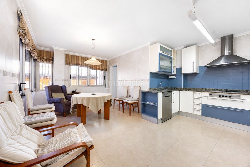 Foto aab69aa8-7123-4c77-b4d0-c154aea69c01. Casa amb aparcament a Benejúzar