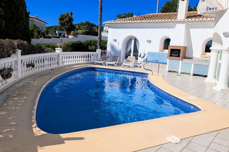 Foto 4f0eed5f-8942-4be2-9b86-7b05dce654dc. Casa amb aparcament a Casco Urbano Moraira