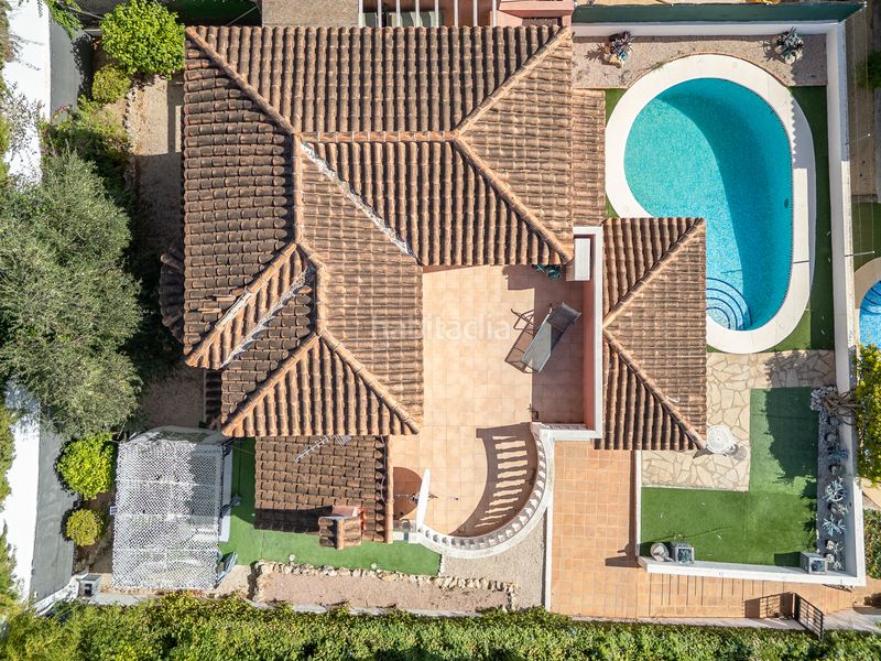 Foto f6a1a8c8-cfa0-49d0-be42-024ebc369ad1. Casa amb piscina a Beniarbeig