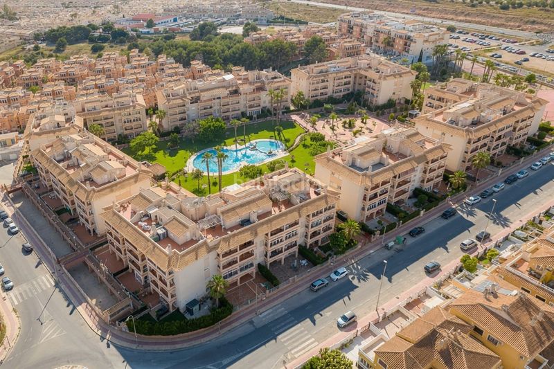 Foto 0930294f-ec6c-4d96-86f5-88d0f8bc0339. Appartement mit parking in Playa Flamenca Orihuela