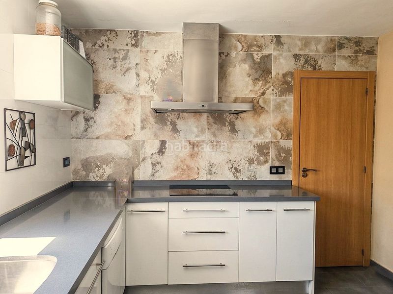 Foto afd9f717-b039-465b-a0cf-de64d0ee074c. Casa amb aparcament a Puerto Xàbia