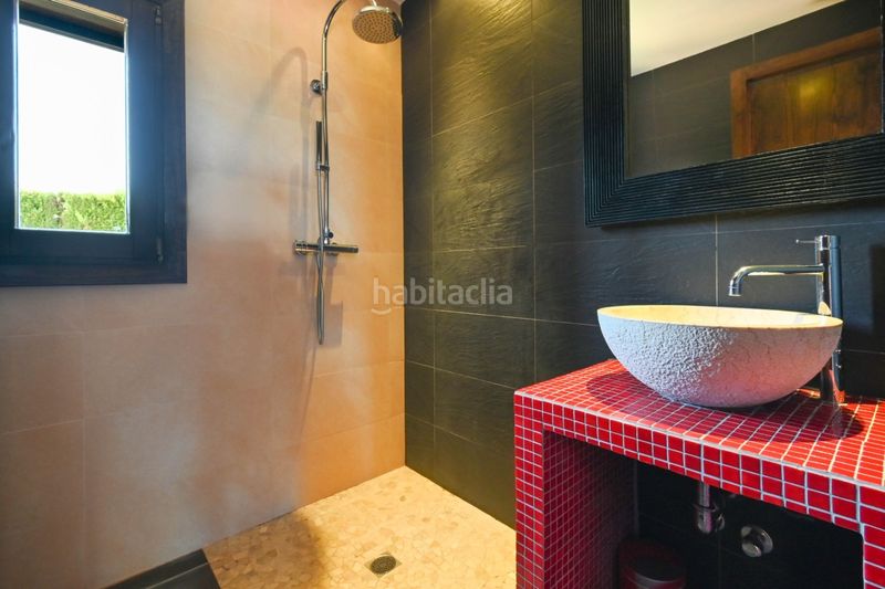 Foto 3e369eec-4699-4ab4-883f-6ade4b7c9141. Casa amb xemeneia aparcament a Beniarbeig
