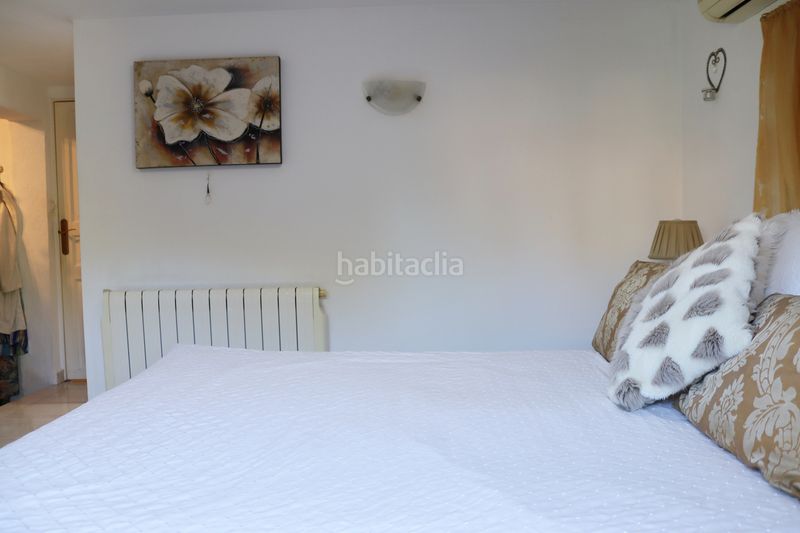 Foto f976fd51-15df-4533-96da-1ea8d53b2a2e. Casa amb piscina a Orba