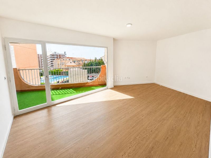 Foto fdbe34de-23bf-4730-b4d3-86b8023541b2. Appartement mit pool in La Zenia Orihuela