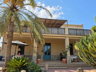 Country house in Carrús Oeste