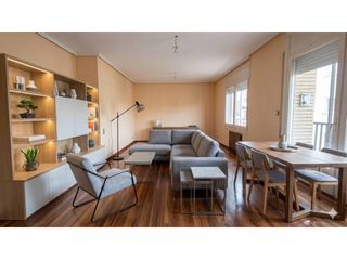 Pis a Plaza san francisco 8. Piso en venta en universidad50006