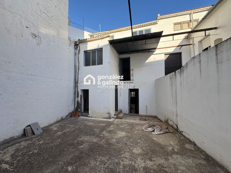 Foto ee537992-aa9a-4c37-83d2-b1a71828c973. Masia a Algámitas