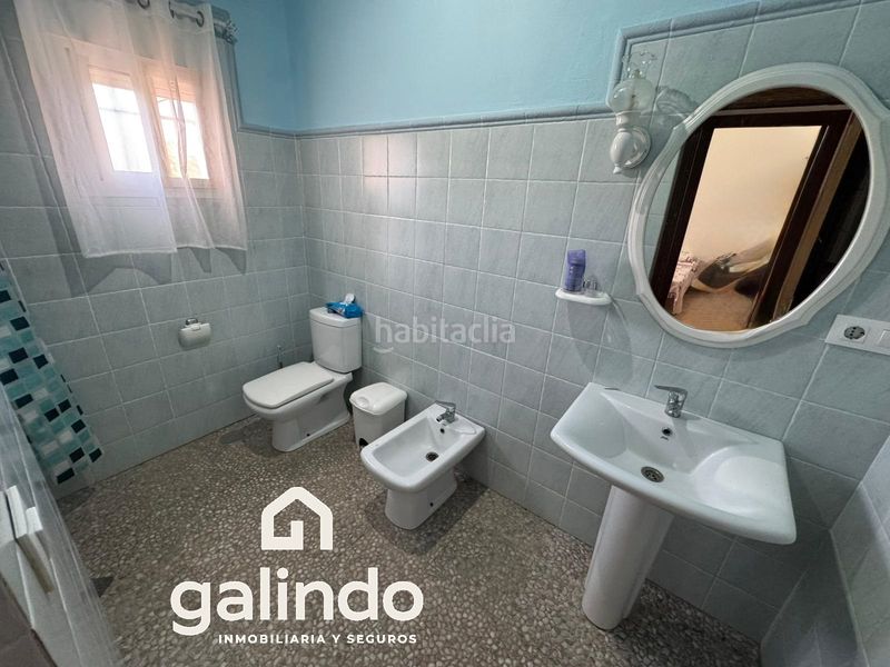Foto 3128020a-4aab-4baa-8c32-b6237d95c14b. Xalet amb piscina a Marchena