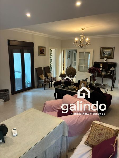 Foto 1b0e58a9-8bec-472e-9380-7c9ce03e42e5. Chalet calle madrid 9 en Marchena
