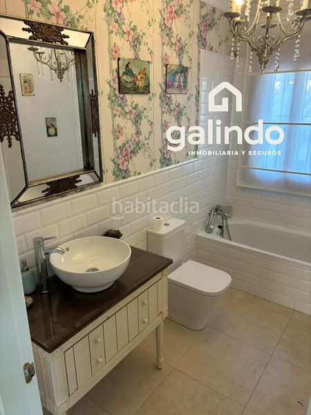 Foto 46f85fd1-cafd-4ba9-a07a-e17536e7fe16. Chalet calle madrid 9 en Marchena