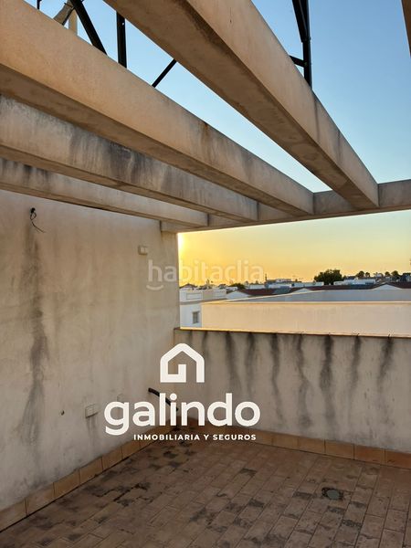 Foto 78535bc5-dbb6-483c-9446-10c888e5e72c. Chalet calle madrid 9 en Marchena