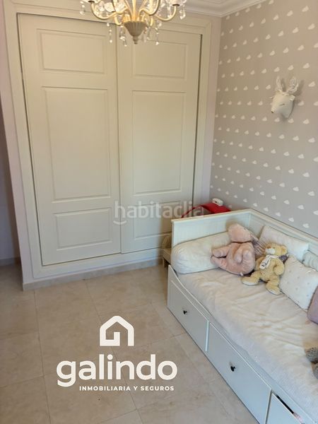 Foto b0614cec-1c7c-4a47-a6c7-3cc82817e644. Chalet calle madrid 9 en Marchena