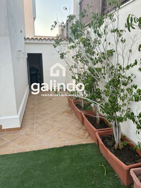 Foto f9eacd13-d4fa-4e0d-b251-33d83981f0c9. Chalet calle madrid 9 en Marchena
