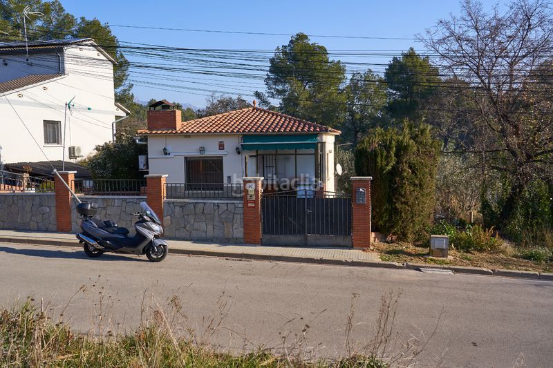 Foto ab878620-1cbf-4e17-9dad-067ab10df94c. Casa amb piscina a Piera