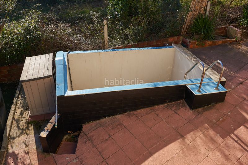 Foto c8890b0c-105a-4810-9484-a085d00ee4d8. Casa amb piscina a Piera
