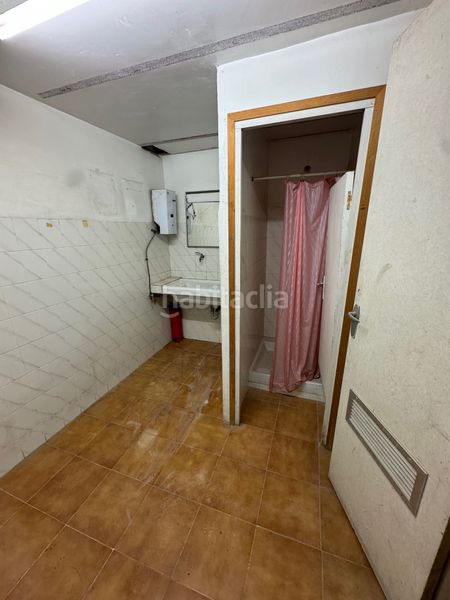 Foto 195ee129-e912-4555-b4eb-923a4473213c. Locale commerciale in carrer abat llort 6 in Valls