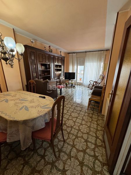 Foto 3f3b7016-7b84-41b1-87ae-fc15aa9295e1. Piso en passeig de l'estació 36 pis molt ben situat ideal per famílies en Valls