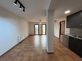 Location Appartement  Carrer de francesc macià. Pis amb parquing  de 3 habitacions a sant jordi desvalls / piso