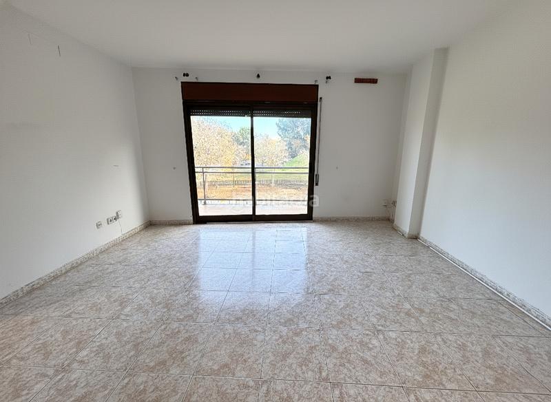 Foto b2c853f6-aa01-4da9-8a2c-0d0c952b2fbc. Flat with heating pool in Palau Girona
